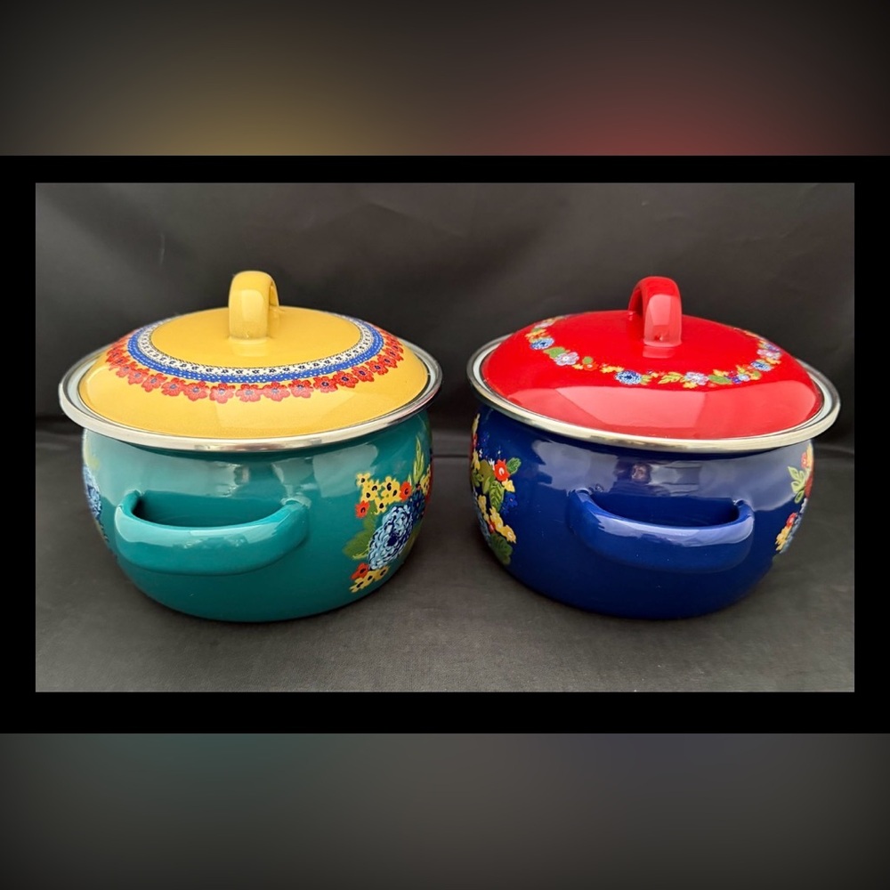 Pioneer Woman Dazzling Dahlias 1qt Mini Enamel on Steel Dutch Oven Set of 2 New - Picture 2 of 8